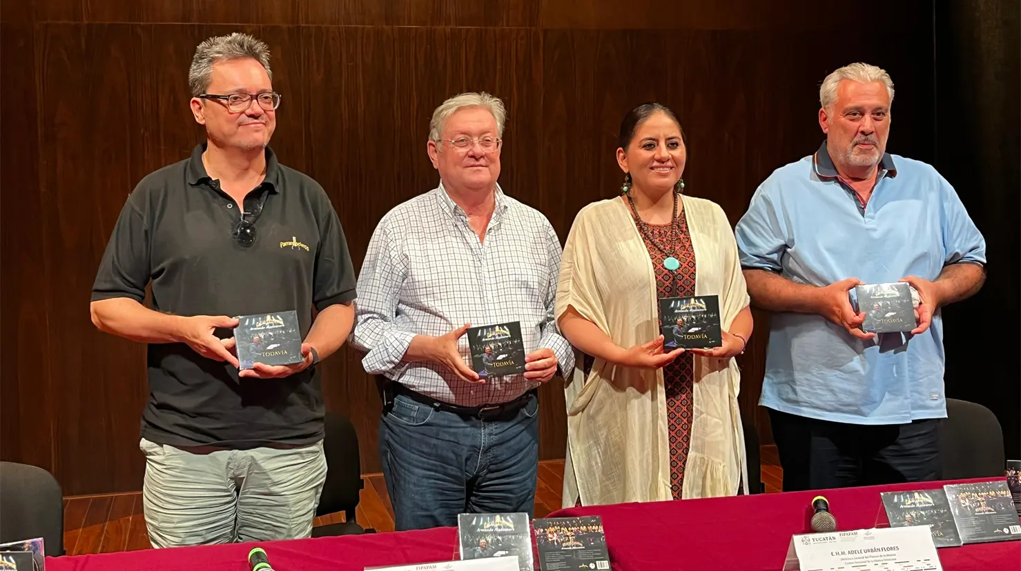 ¿Cómo nació la colaboración entre Armando Manzanero y Parrandboleros?. Foto: Irving Gil