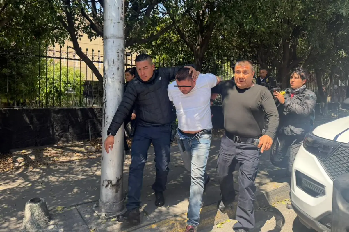 Detienen a hombre después de una persecución. Foto: Ramón Ramírez