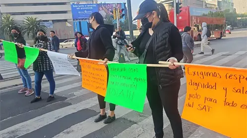 Trabajadores del SAT retiran bloqueo tras 8 horas de protesta en Reforma, CDMX
