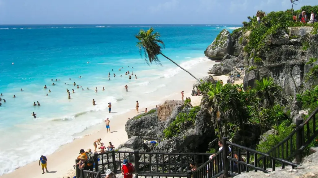 La caída del turismo en Tulum impacta el flujo de visitantes hacia Yucatán