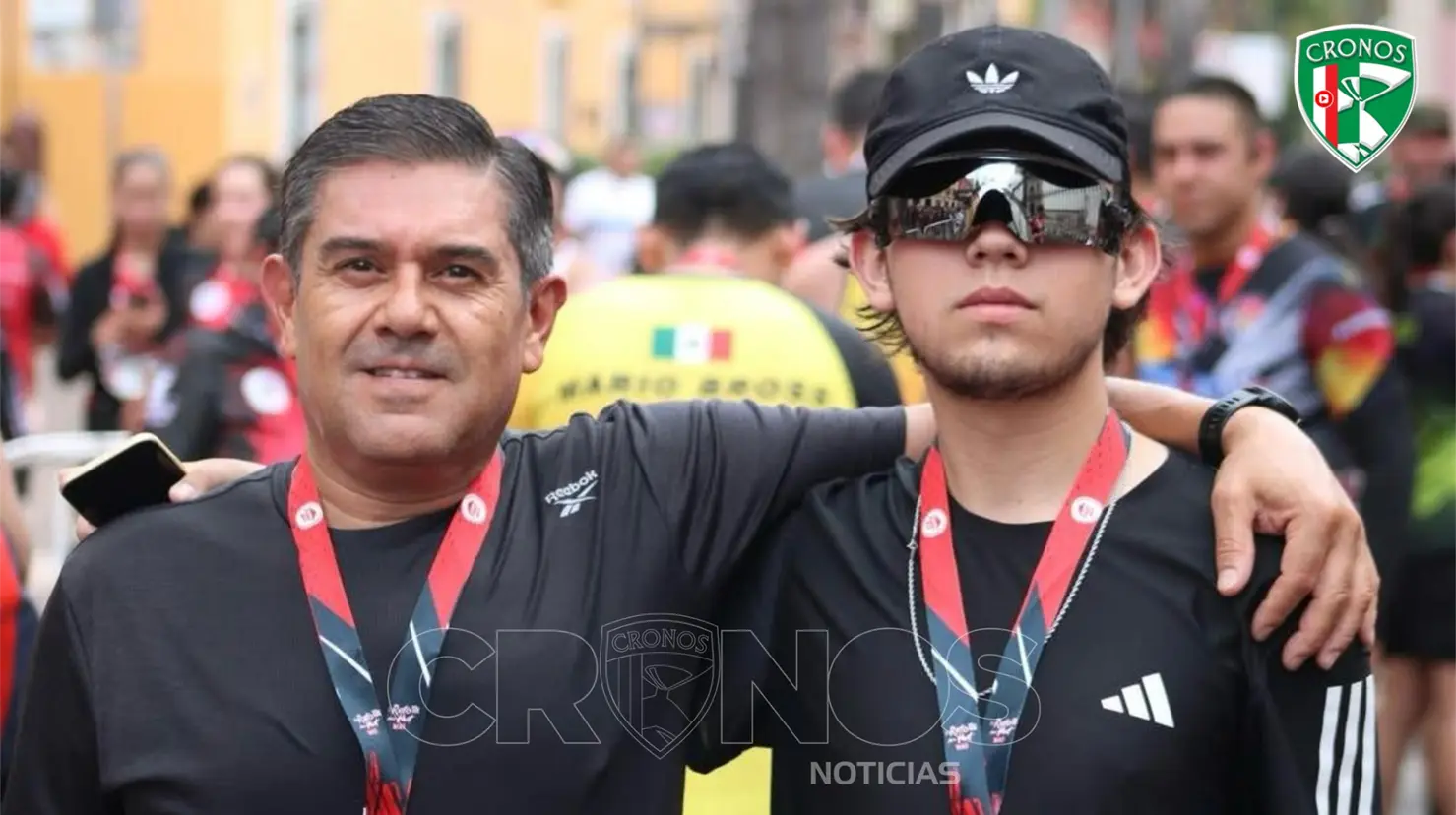 Padre de Carlos Emilio no es pariente del funcionario estatal. Foto: Cronos.