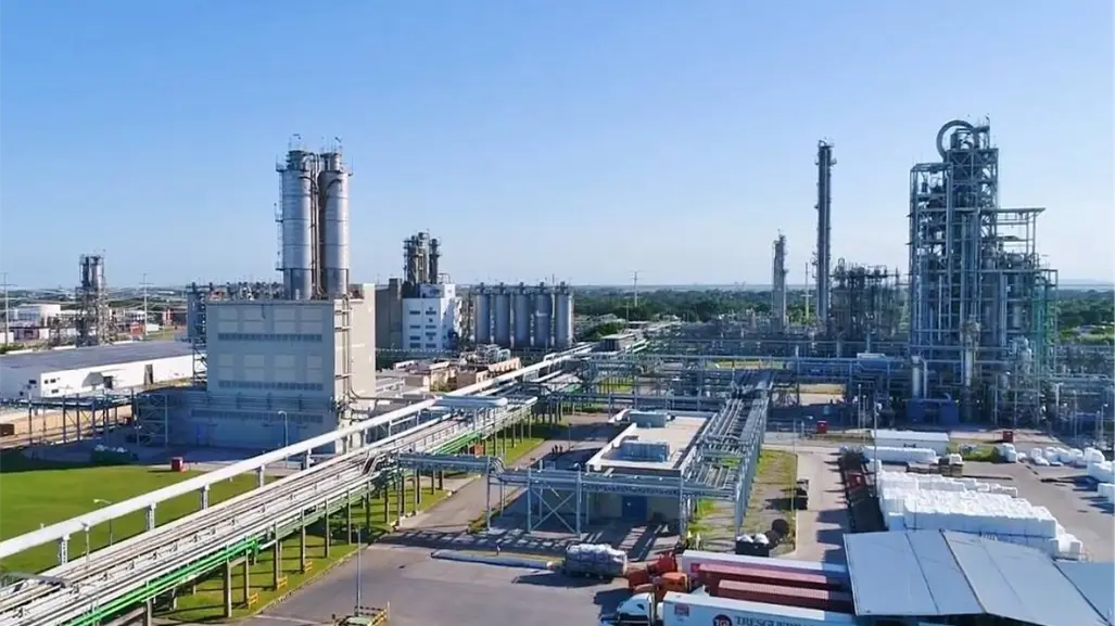 Alpek es denunciada por presuntas fugas de agua residual en Tamaulipas
