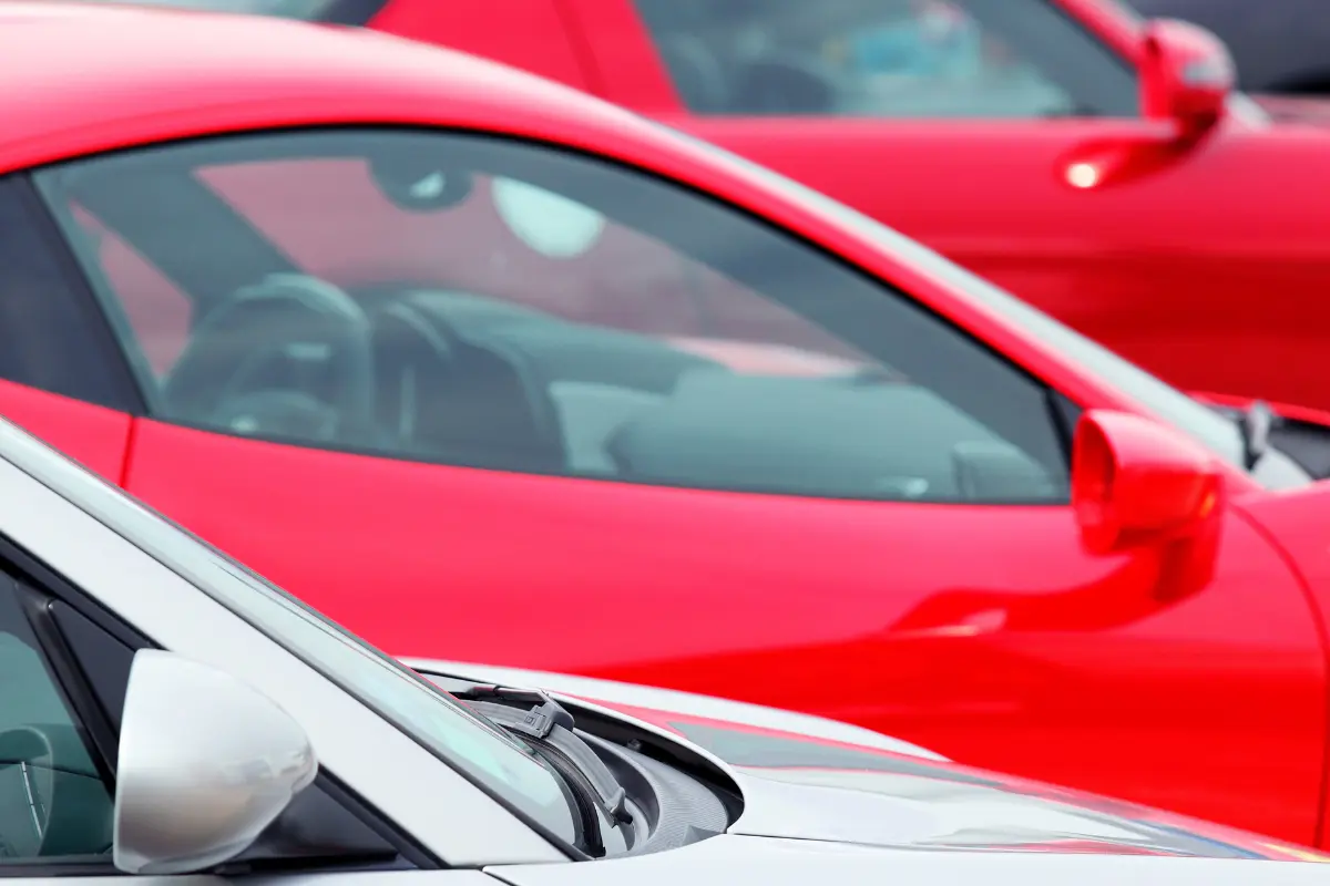 Aún hay tiempo para regularizar autos de procedencia extranjera en Tamaulipas. Foto: Freepik