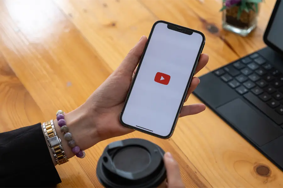 YouTube presenta fallas a nivel mundial, miles de usuarios reportan caída del servicio