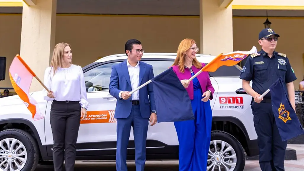Félix Arratia refuerza atención a mujeres con nuevas unidades vehiculares