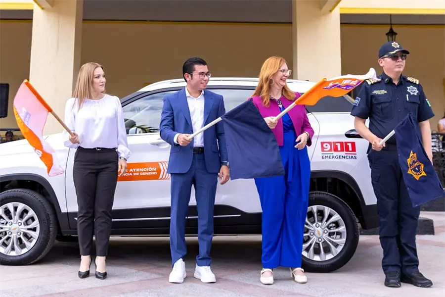 Félix Arratia refuerza atención a mujeres con nuevas unidades vehiculares