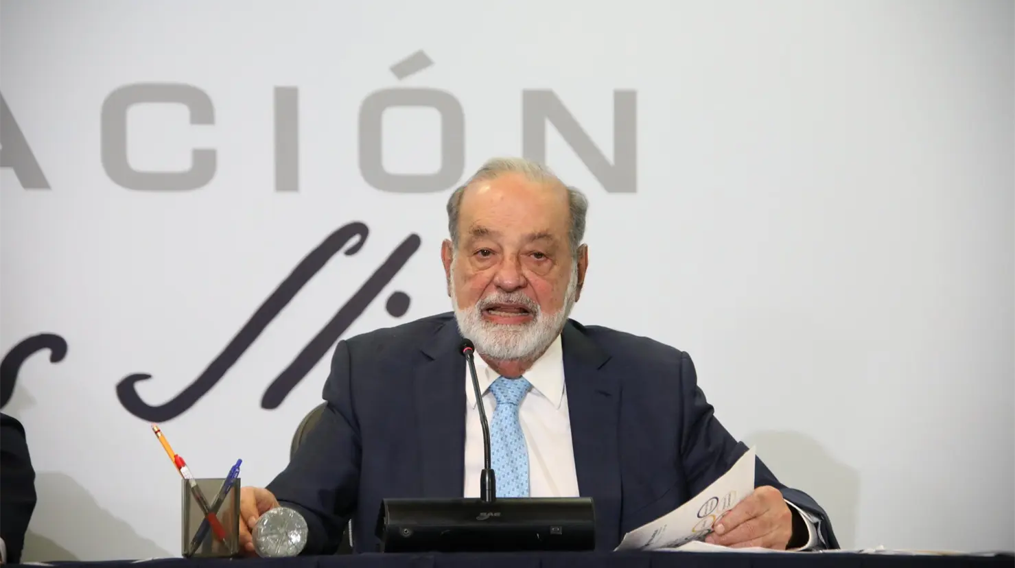 Carlos Slim supera a Bill Gates y se convierte en el 17° más rico del mundo. Foto: X (@Forbes_Mexico)