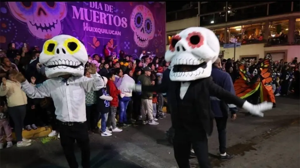 Huixquilucan celebra el Cuarto Festival de Catrinas con altares, tapete monumental y gran desfile