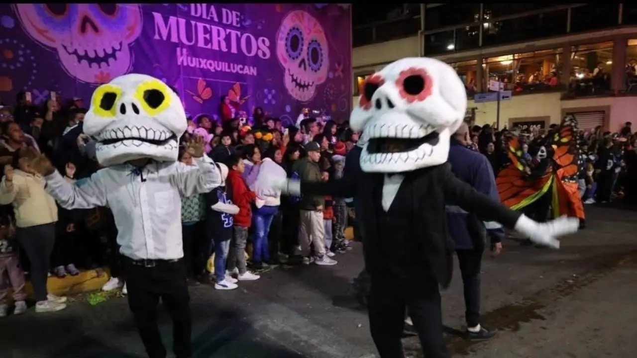 Huixquilucan celebra el Cuarto Festival de Catrinas con altares, tapete monumental y gran desfile. Foto: Praxis Política