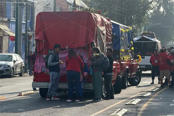 Peregrinos de Atlacomulco protestan en CDMX: denuncian que les negaron el acceso a la Casa del Peregrino
