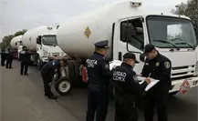 Tráileres con químicos circulan sin control, pese a nuevas reglas en la CDMX