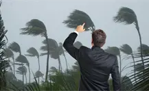 Monitorean onda tropical a más de 5,000 km de Yucatán con bajo potencial ciclónico