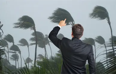 Monitorean onda tropical a más de 5,000 km de Yucatán con bajo potencial ciclónico