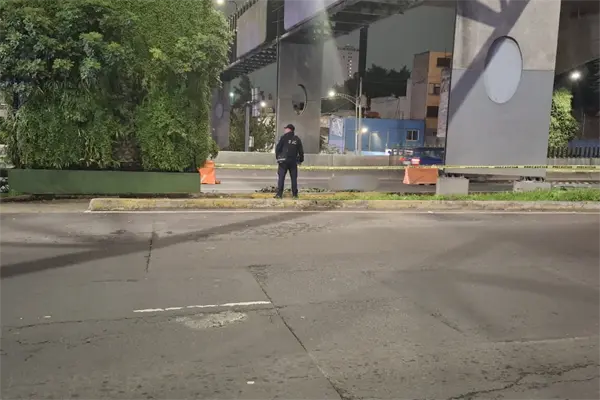 Adolescente se lanza de puente en Periférico; usuarios piden mayor atención a salud mental escolar