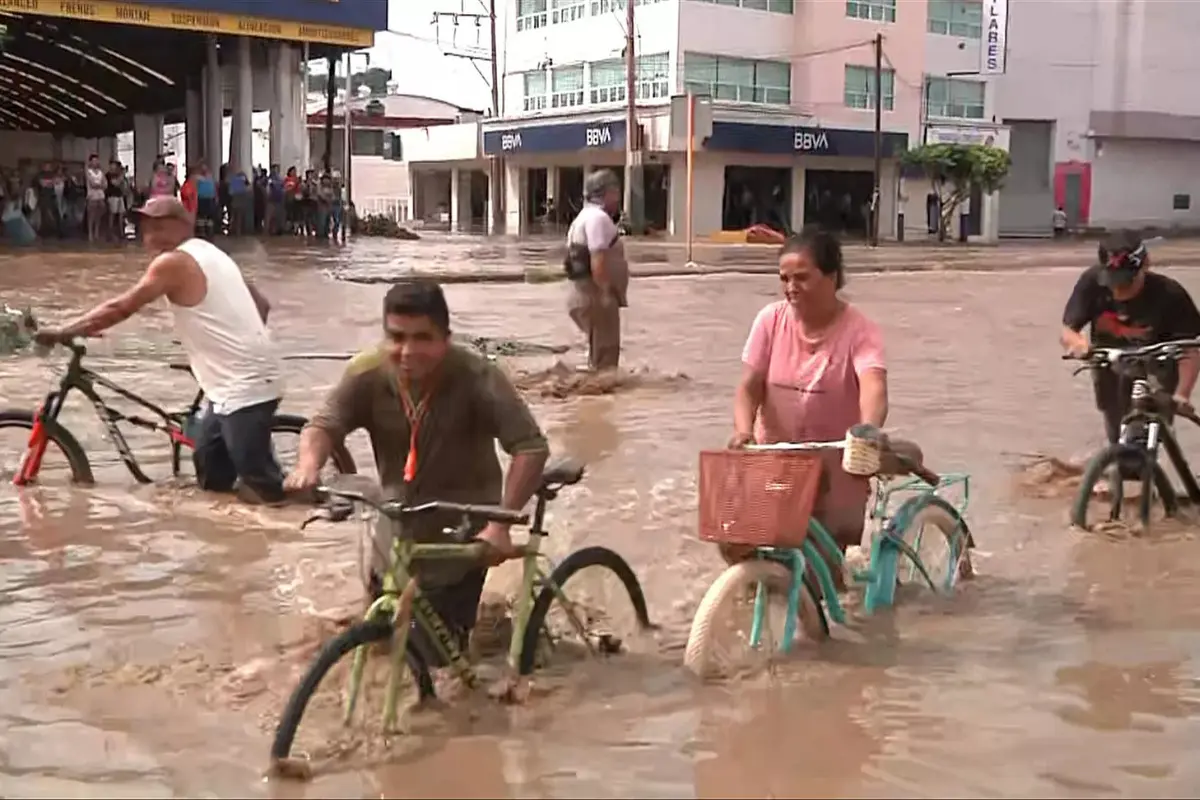 Aprovechar el caos de un accidente o una inundación para robar podría convertirse pronto en un delito grave en Tamaulipas. Foto: SSP