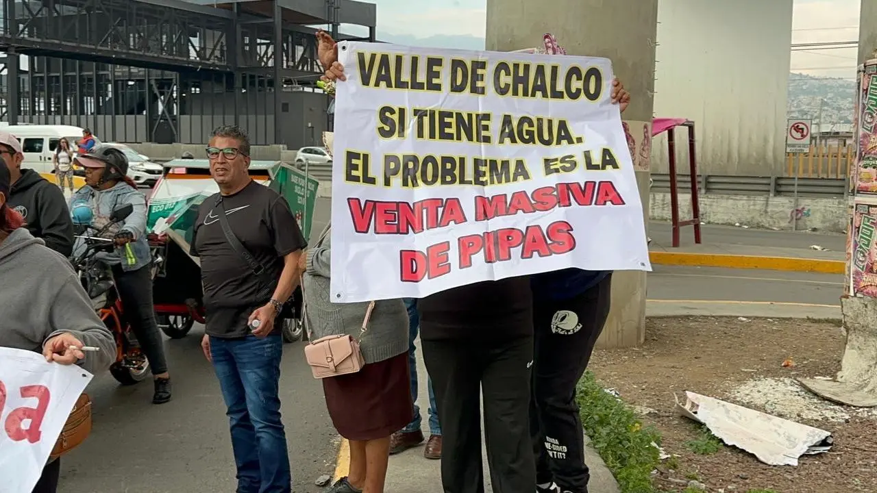 Vecinos bloquean la México-Puebla: exigen frenar pozo de agua en su parque. Foto: POSTA