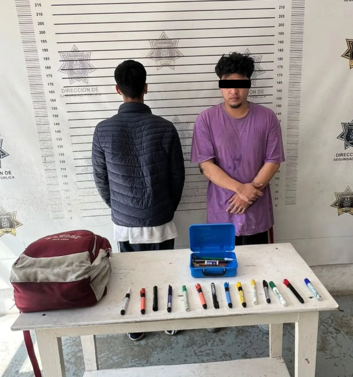 Los detenidos fueron identificados como César “N”, de 25 años, y un menor de 17 años. /Foto: Cortesía