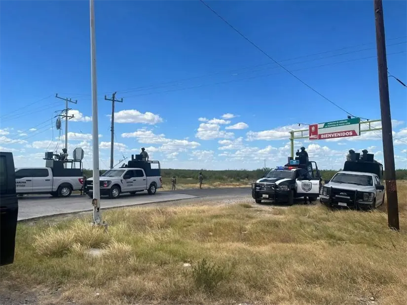 El enfrentamiento provocó el  cierre de la Carretera Nuevo Laredo- Piedras Negras en la zona del  Puente Colombia./Fuente: Redes Sociales