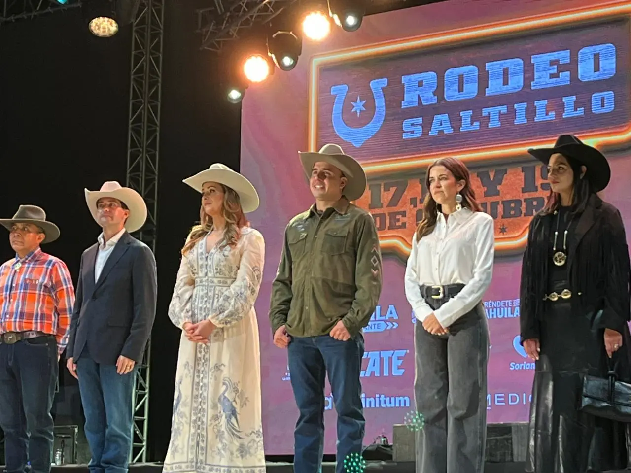 El gobernador Manolo Jiménez hizo el anuncio durante la inauguración del Festival Rodeo Saltillo. (Fotografía: Leslie Delgado)