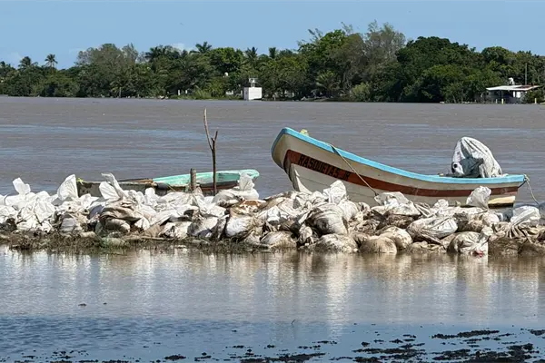 Para esto servirán los costales que instaló Protección Civil en zonas de riesgo por inundación