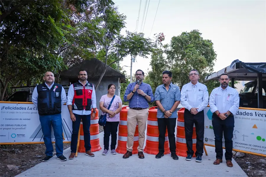 David de la Peña entrega vialidad en La Cieneguilla
