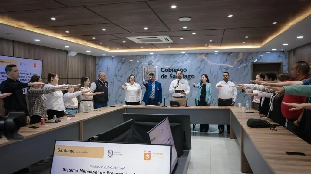 Alcalde de Santiago, David de la Peña, encabeza la toma de protesta del Sistema Municipal PASE