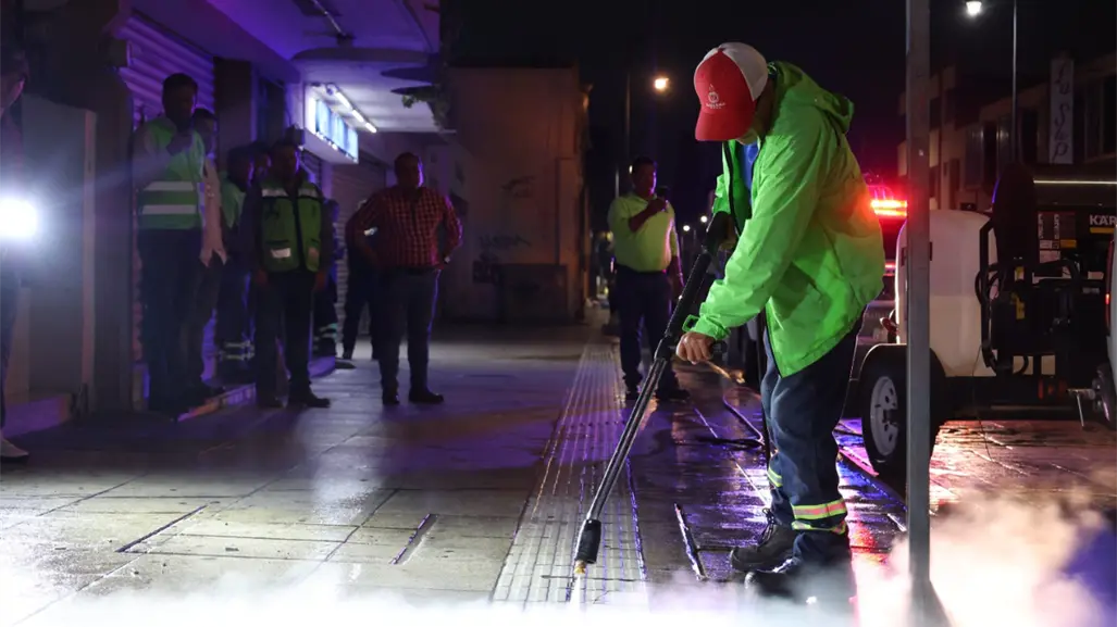 Realizan limpieza profunda al Centro de Saltilllo, avanza proyecto de Aquí Andamos