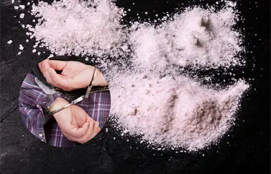 Detienen a hombre en el centro de La Paz con más de mil dosis de metanfetaminas