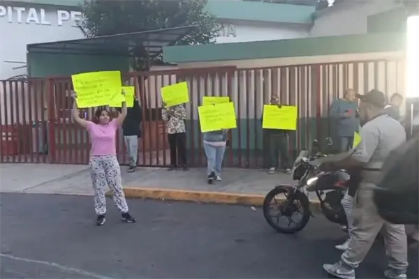 Bloquean avenida Legaria por presunta negligencia médica en el caso de un niño de 4 años