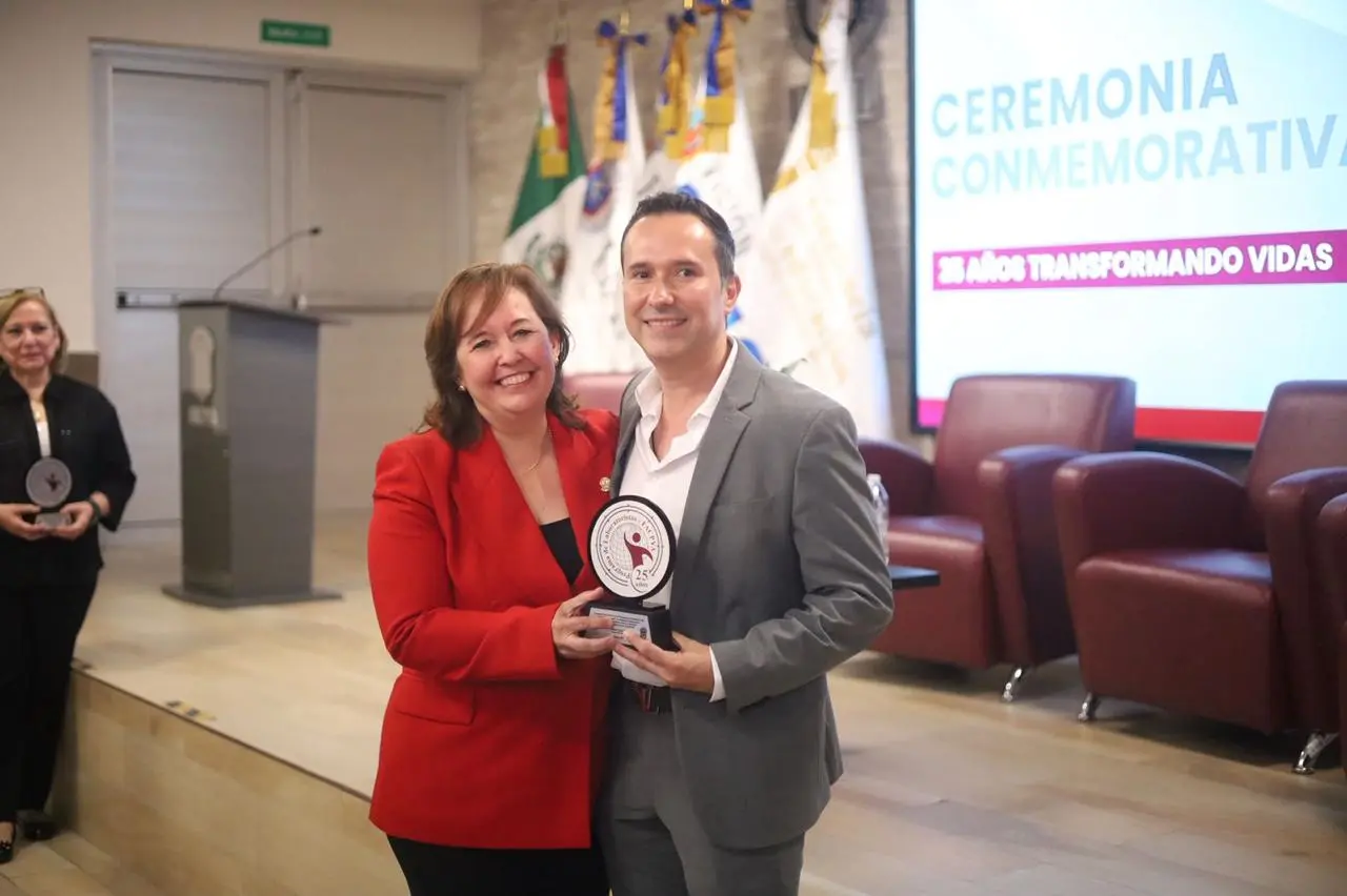 Ángel Vargas representa una generación de líderes que entienden que los números pueden traducirse en bienestar, propósito y transformación. Foto: UANL.