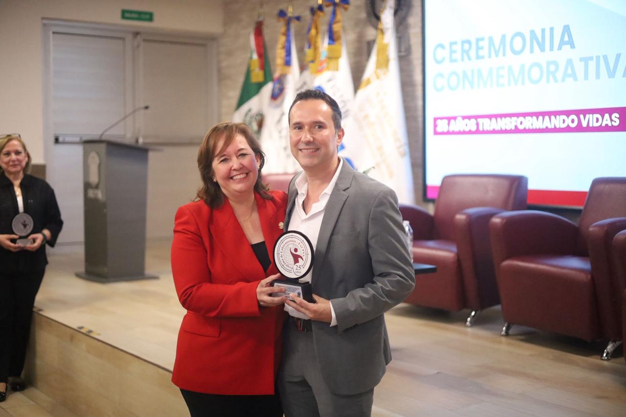 FACPYA reconoce la trayectoria de Ángel Vargas, CFO y presidente de Grupo POSTA