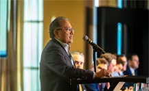 Andrés Mijes impulsa alianzas para mejorar la calidad del aire en Nuevo León