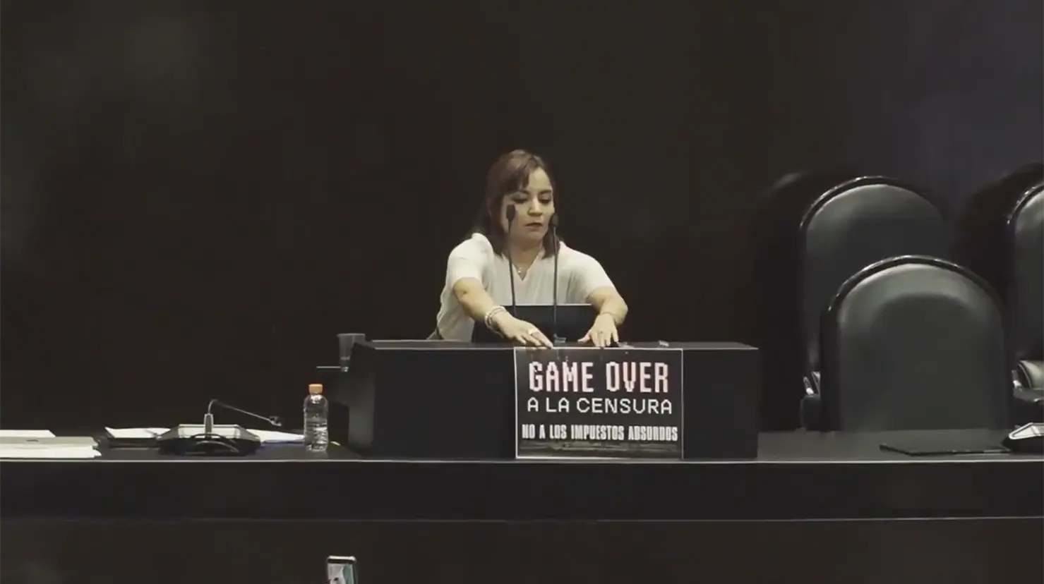 Diputada de Movimiento Ciudadano arremete contra impuesto a videojuegos. Foto: X (@LibraryTow)
