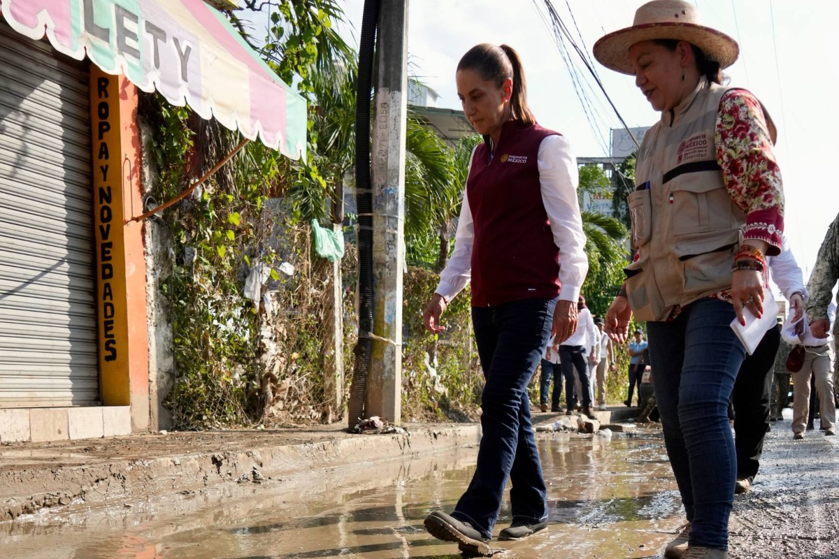 Claudia Sheinbaum llega a Álamo, Veracruz, para supervisar apoyo a la población afectada Claudia Sheinbaum llega a Álamo, Veracruz, para supervisar apoyo a la población afectada