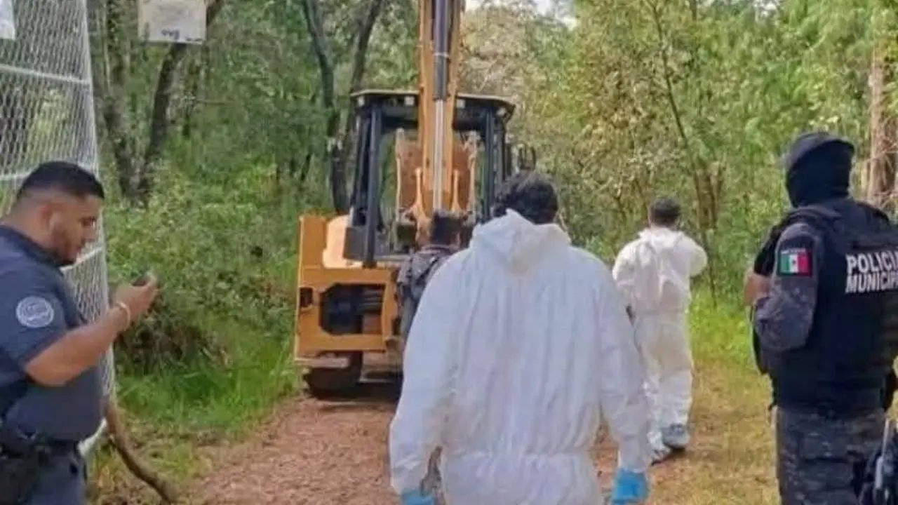 Encuentran restos humanos en fosa clandestina en el Edomex. Foto: Naucalpan ES MAS