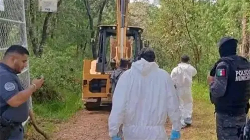 Encuentran restos humanos en fosa clandestina en el Edomex
