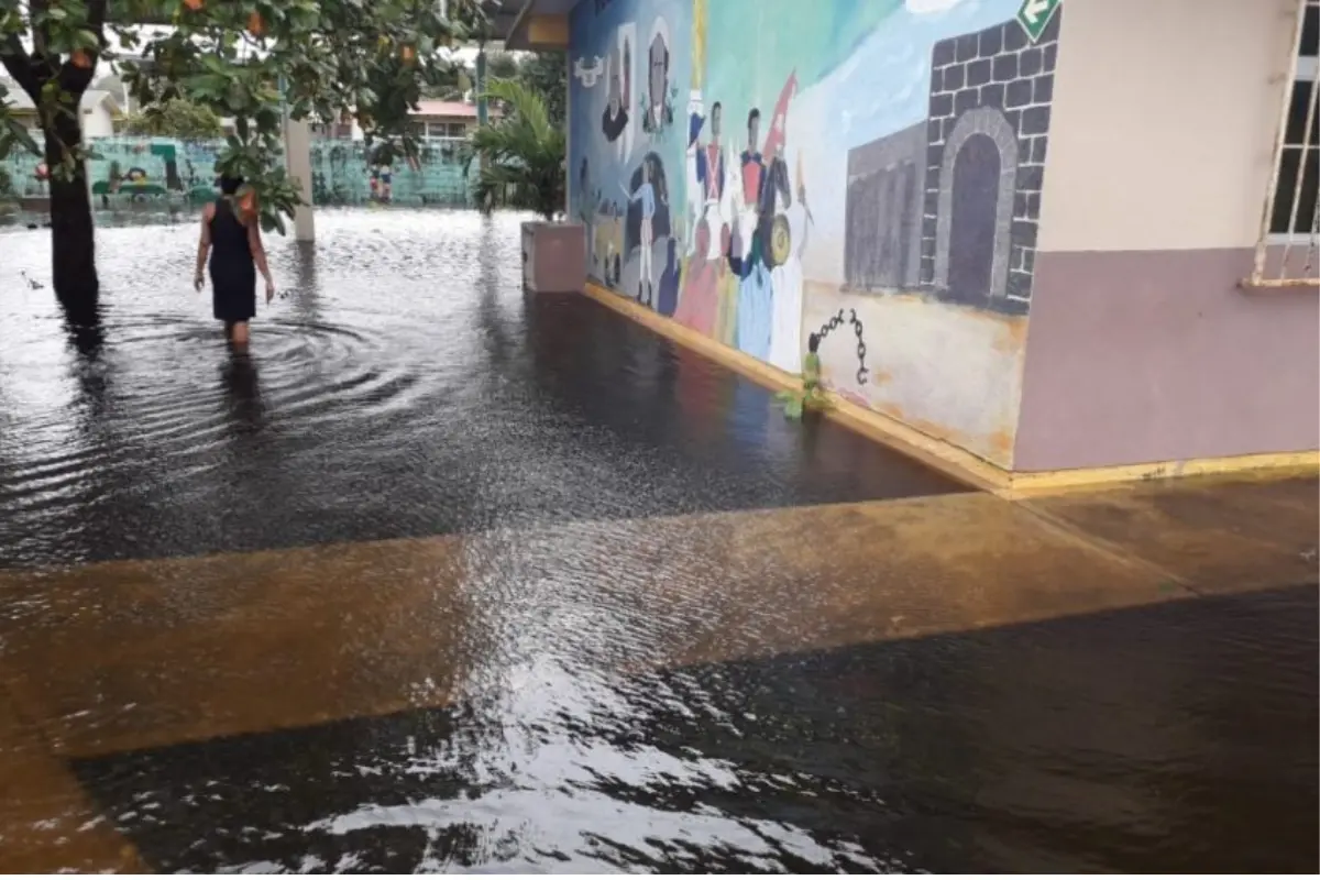 Todas las escuelas del sur de Tamaulipas, excepto diez en zonas más afectadas, han reanudado clases tras las lluvias e inundaciones. Foto: Carlos García