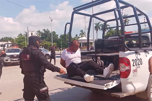 "Ya estamos hartos": comerciantes golpean a presunto ladrón en Altamira