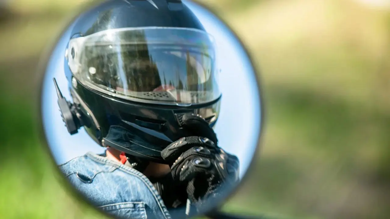 Proponen nuevas normas para motociclistas ante aumento de accidentes en Edomex. Foto: Canva
