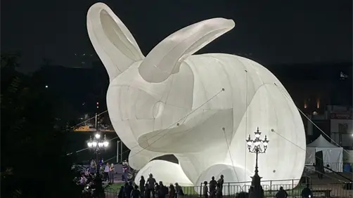 Festival Santa Lucía estrena "Intrude XXL", la obra gigante que transforma a Monterrey
