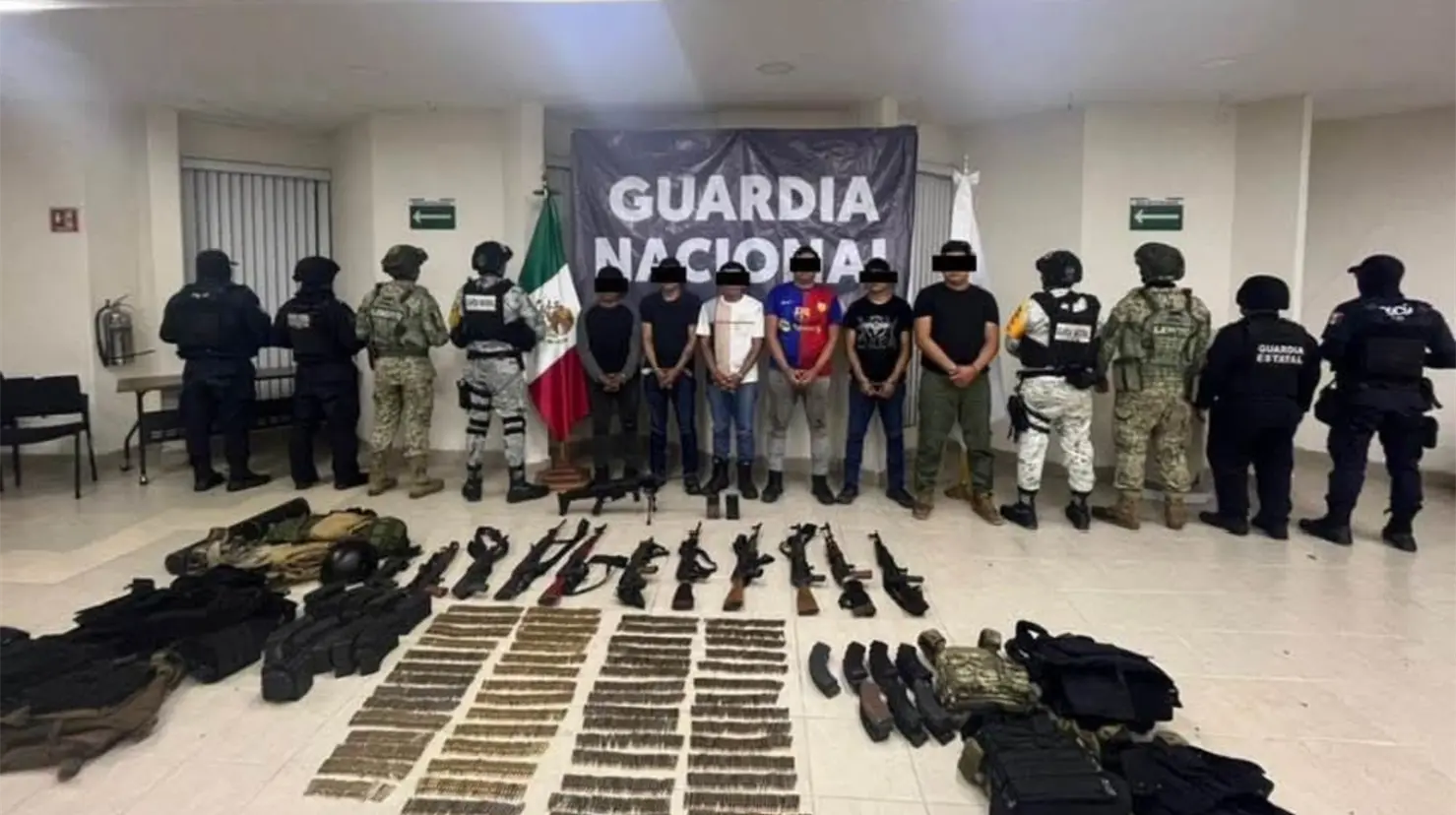 Incautan arsenal de armas en Chiapas; grupos delictivos usan vías estatales para desplazarse. Foto: SSP CHIAPAS