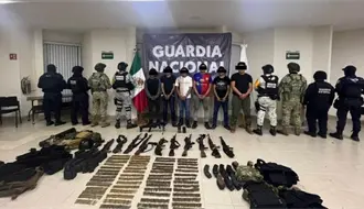 Incautan arsenal de armas en Chiapas; grupos delictivos usan vías estatales para desplazarse