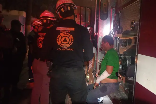 Hombre resulta con quemaduras tras incendio en casa de San Nicolás