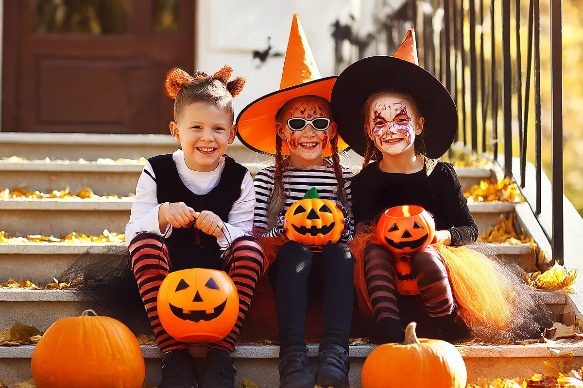 La celebración de Halloween en 2025 ofrecerá ideas innovadoras y sostenibles para disfraces de niños y niñas llenos de creatividad. Foto: Canva