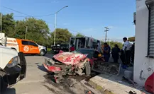 Auto se estrella contra domicilio en San Pedro Garza García