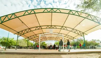 Rompe Torreón récord en construcción de techumbres para la recreación en espacios públicos