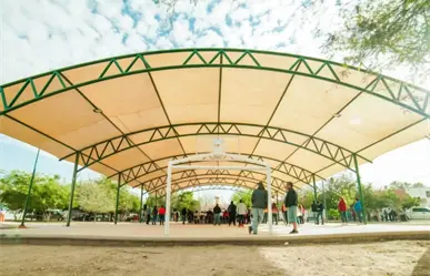 Rompe Torreón récord en construcción de techumbres para la recreación en espacios públicos