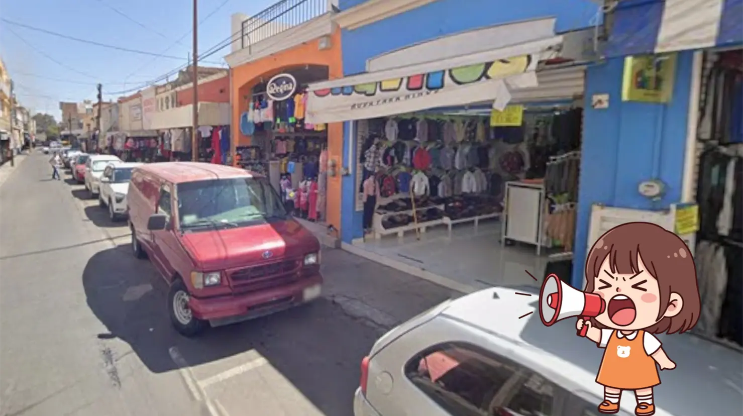 En esta calle encontrarás a personas que son inistentes para que entren a su establecimiento. Foto: Especial.