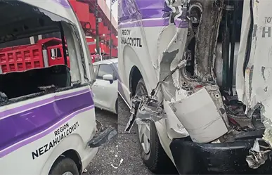 Tráiler embiste a unidad de transporte público en Venustiano Carranza; hay heridos