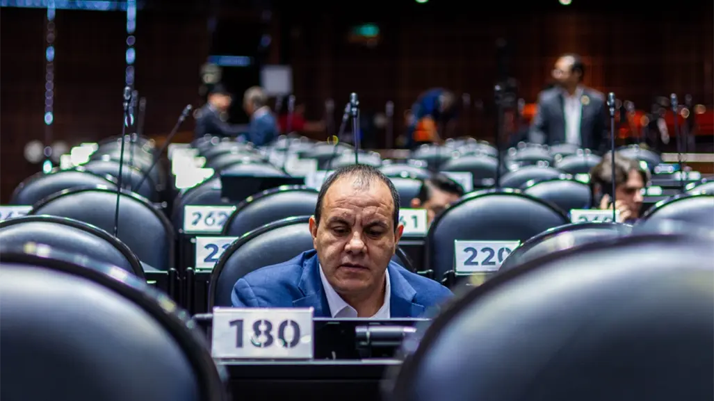 Cuauhtémoc Blanco es sorprendido jugando pádel durante sesión legislativa | VIDEO